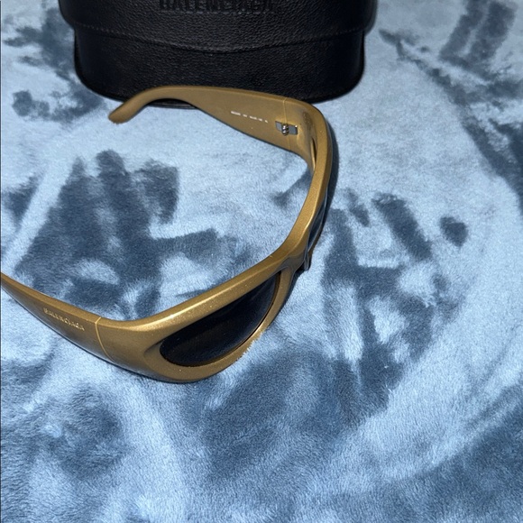 Balenciaga Gold Shield Runway Glasses - Picture 7 of 8